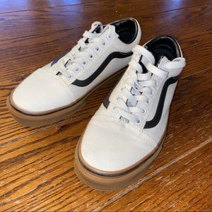 White / Gum Sole Vans